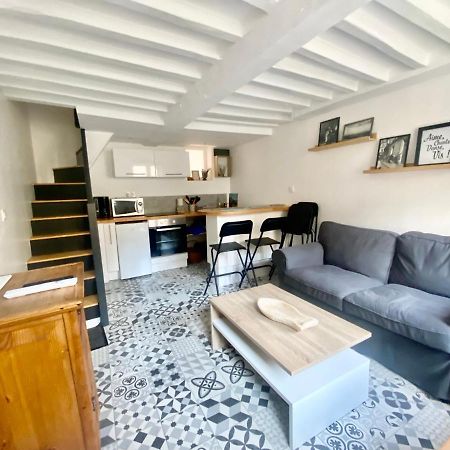 Charmante Maison Au Coeur De ヴィレルヴィル エクステリア 写真
