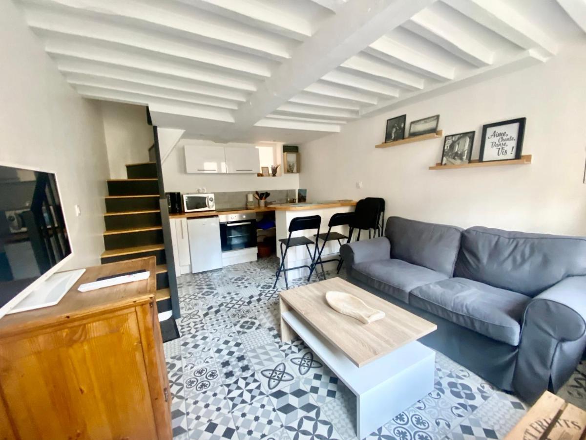 Charmante Maison Au Coeur De ヴィレルヴィル エクステリア 写真
